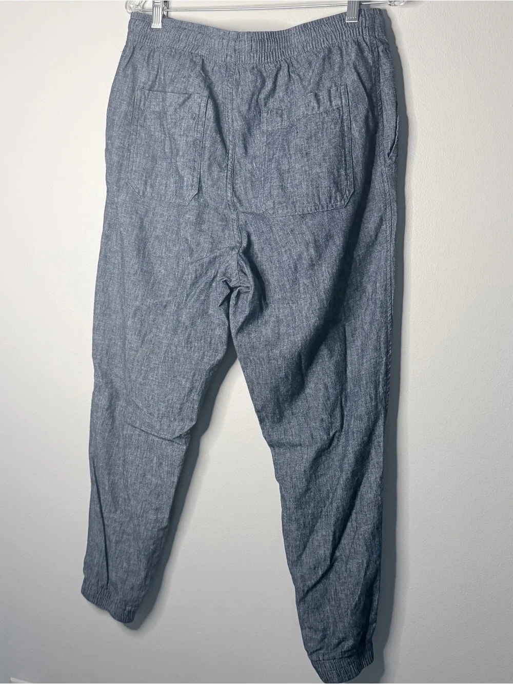 Sun + Stone Men's Chambray-Style Drawstring Joggers in Blue